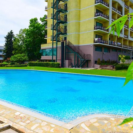 Charming Sunny Apartment+Swimming Pool Святые Константин и Елена Экстерьер фото
