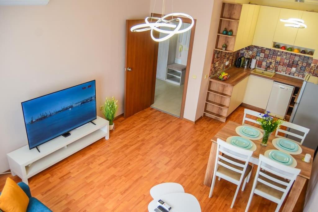 Charming Sunny Apartment+Swimming Pool Святые Константин и Елена Экстерьер фото